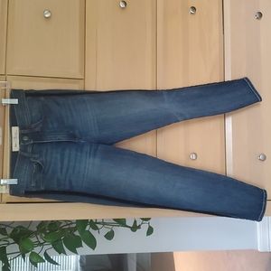 Gap True Skinny Super High Rise 26 velvet trim